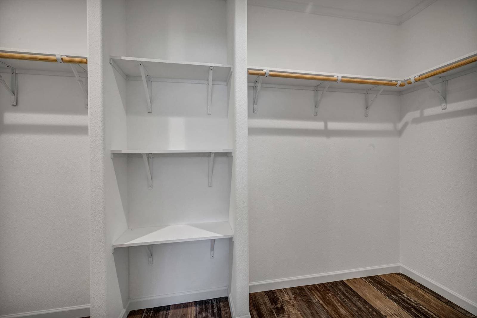 Titan extreme 3272c interior home features