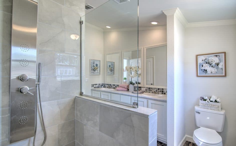 Falcon l40ep8 bathroom home features