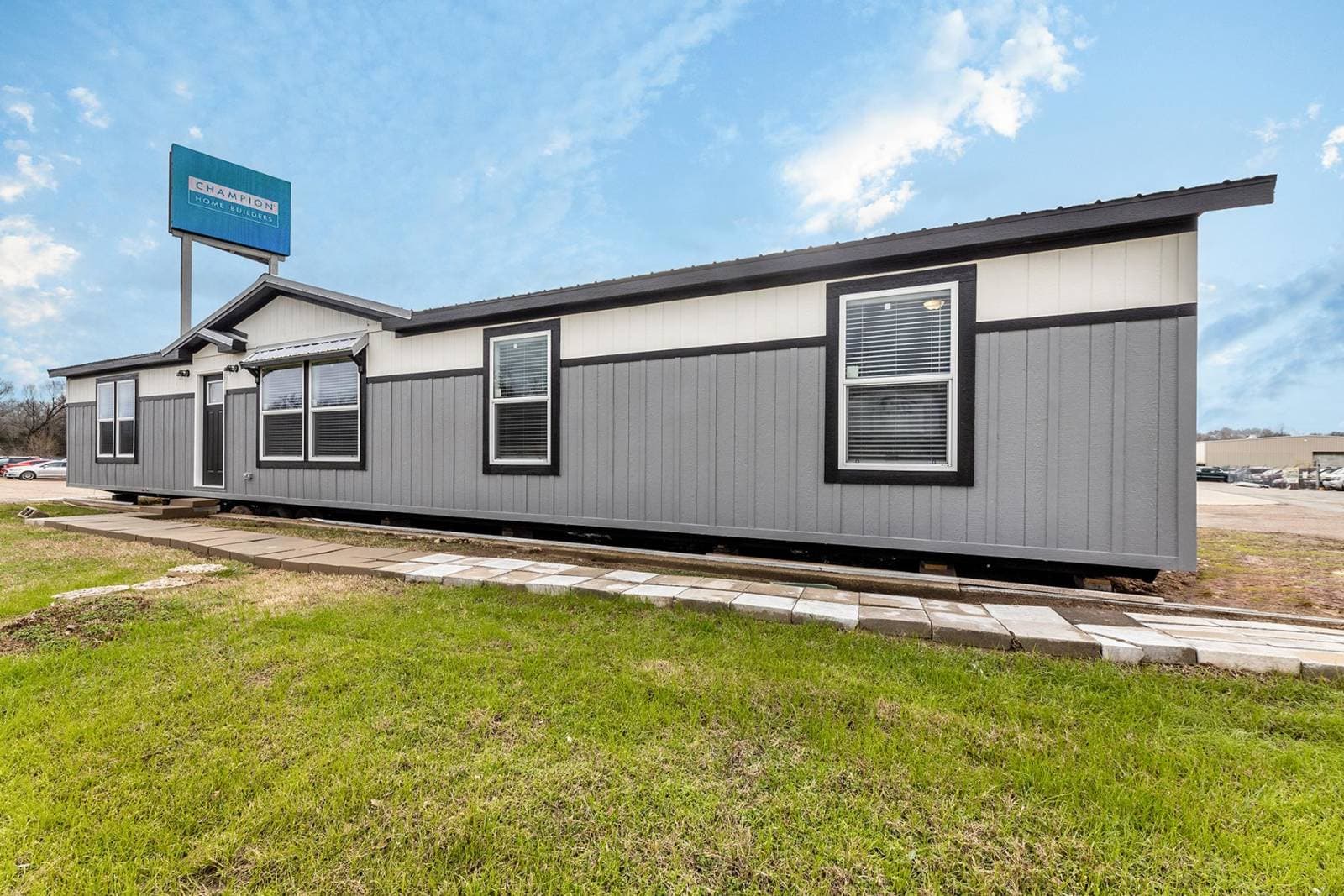 Innovation 2864h exterior home features