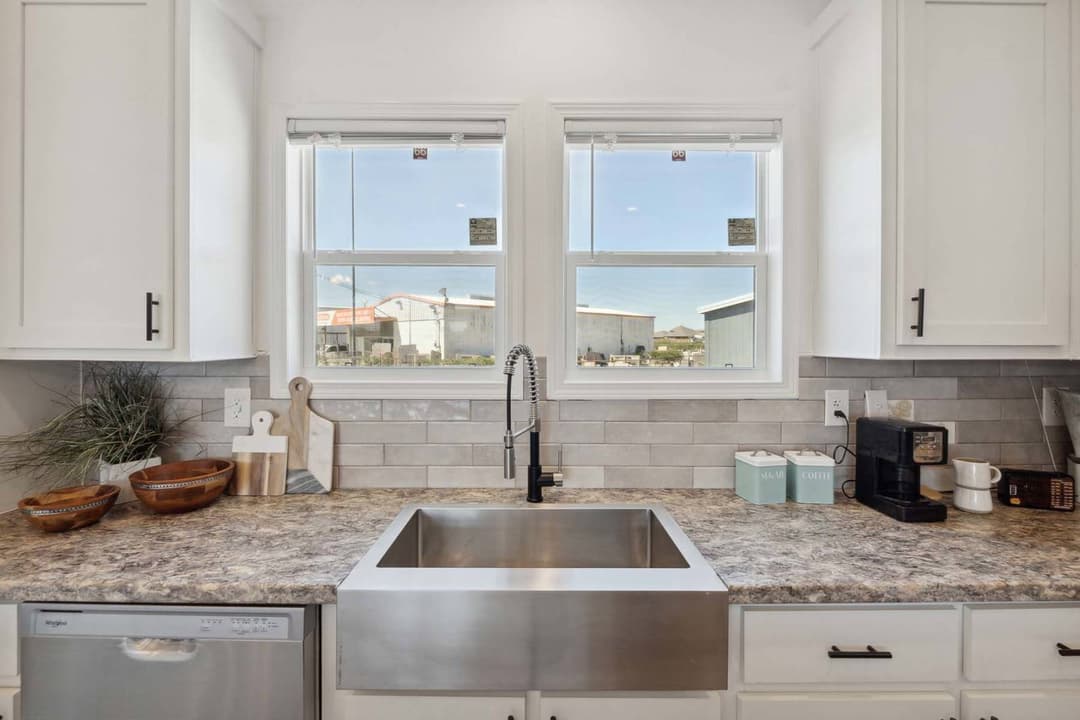 Titan extreme 3276t [the memphis] kitchen home features