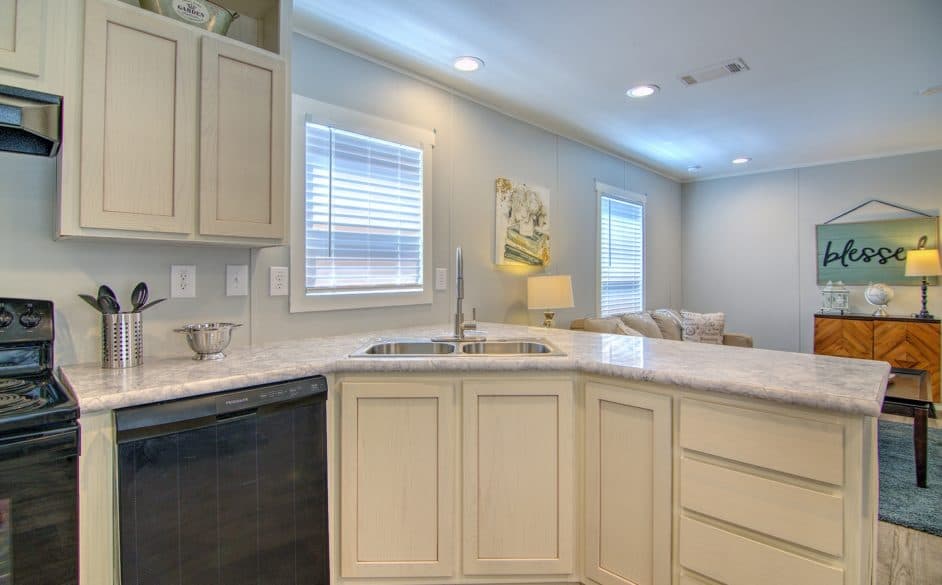 Park place 302 kitchen home features