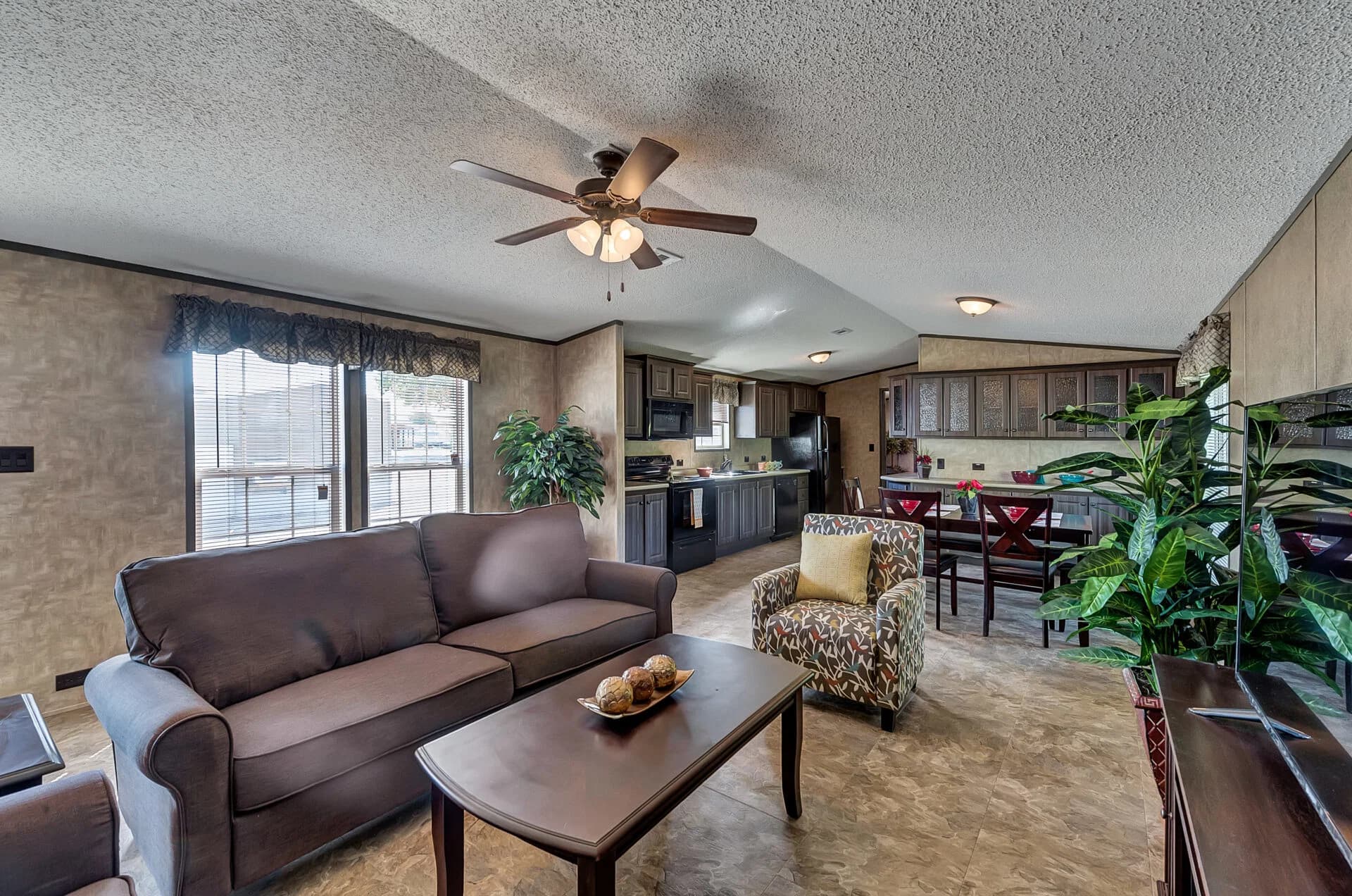 Classic c-1680-32b interior home features