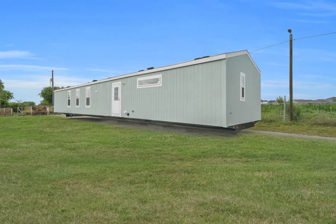 Valu maxx premier 16763a elevation and exterior home features