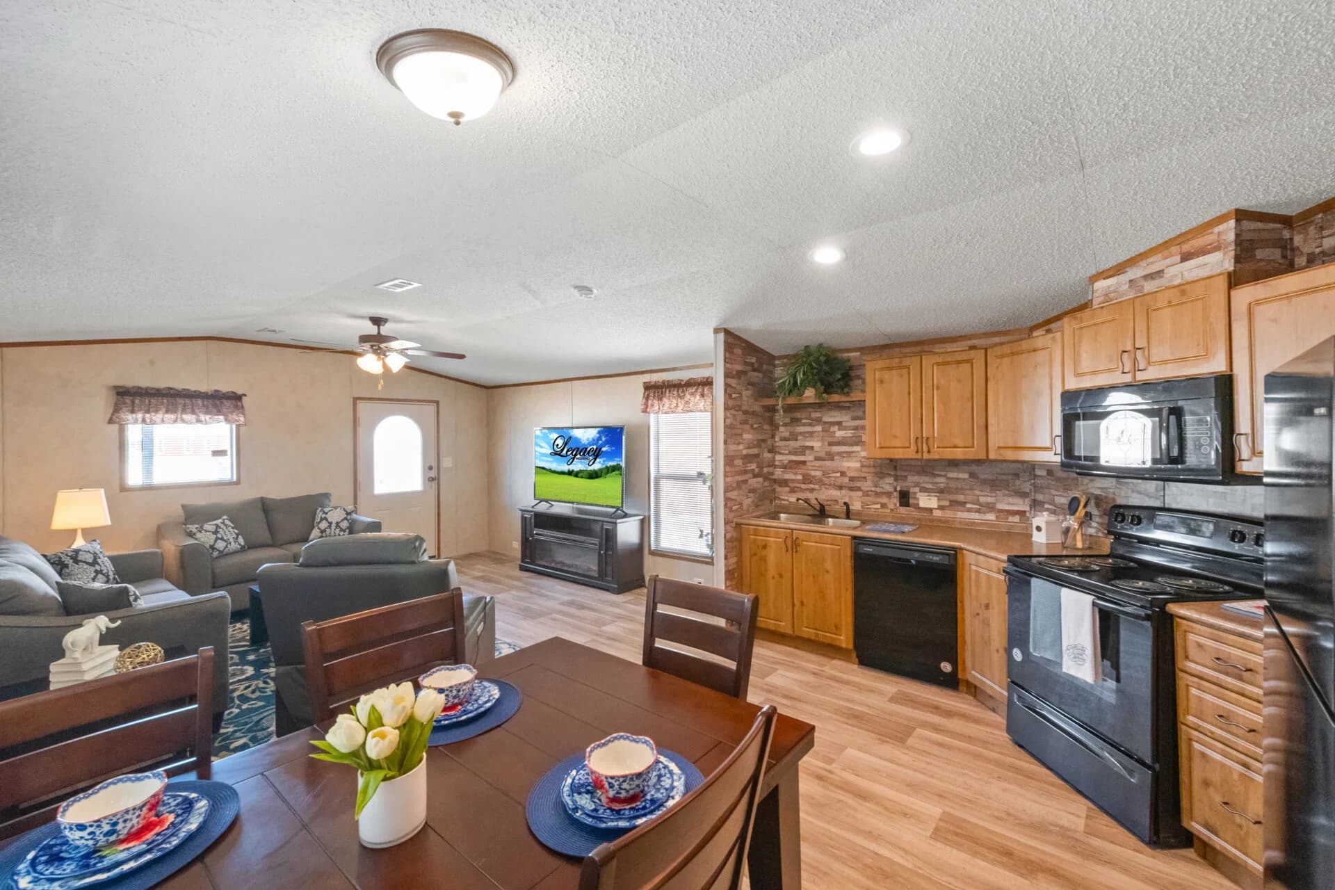 Heritage h-1680-32flp kitchen home features