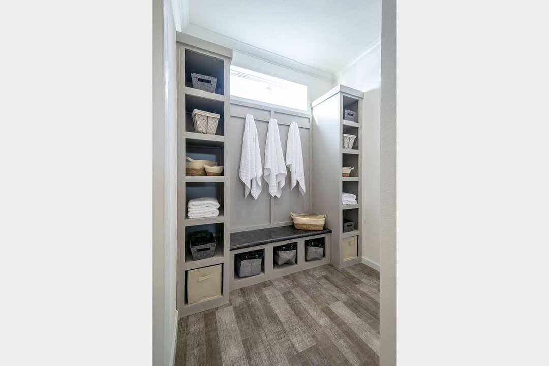 Innovation 3268c bathroom home features