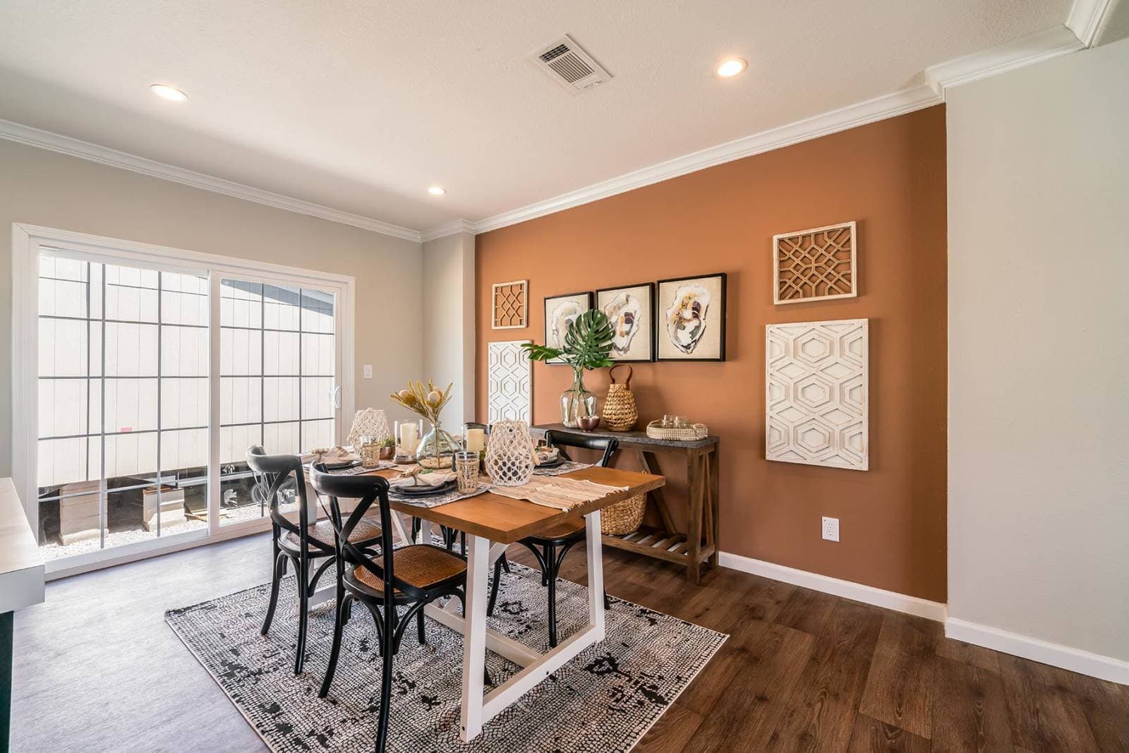 Titan extreme 3260h [the cypress] interior home features