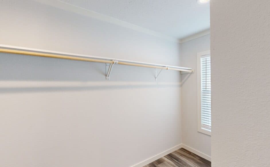 Nordic 6364 bedroom home features