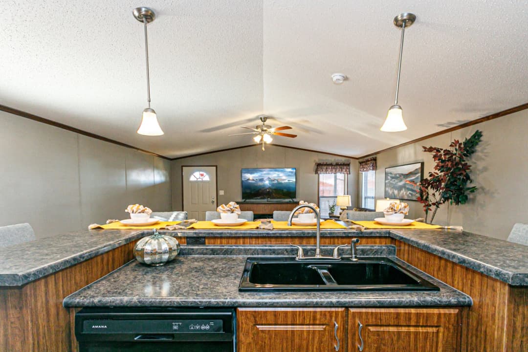 Classic c-1872-32a kitchen home features