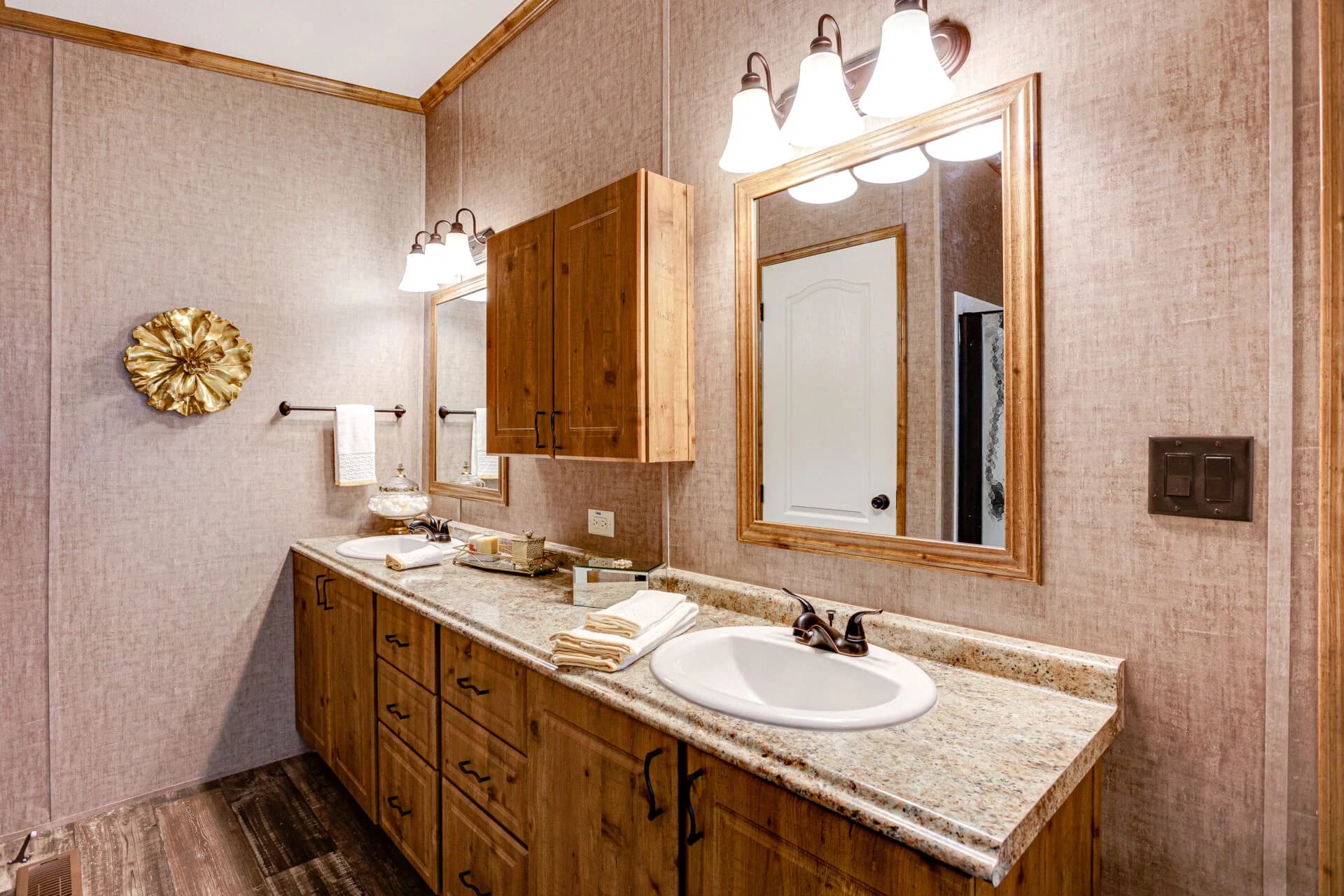 Heritage h-3264-32c bathroom home features