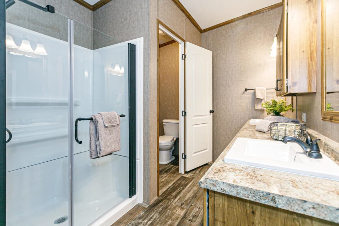 Classic c-3264-32c bathroom home features