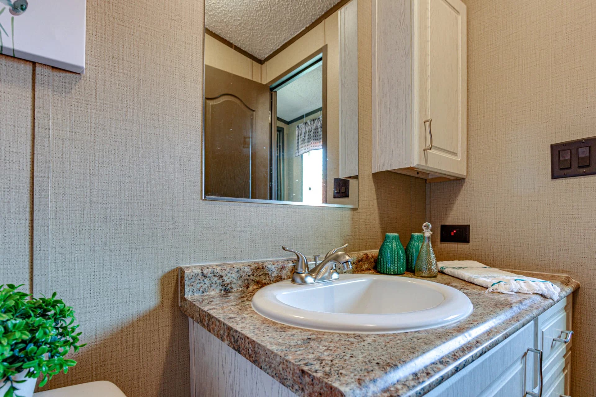 Select s-1256-21a bathroom home features