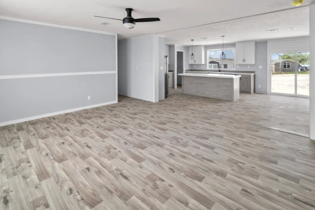 Valu maxx premier 32684f interior home features