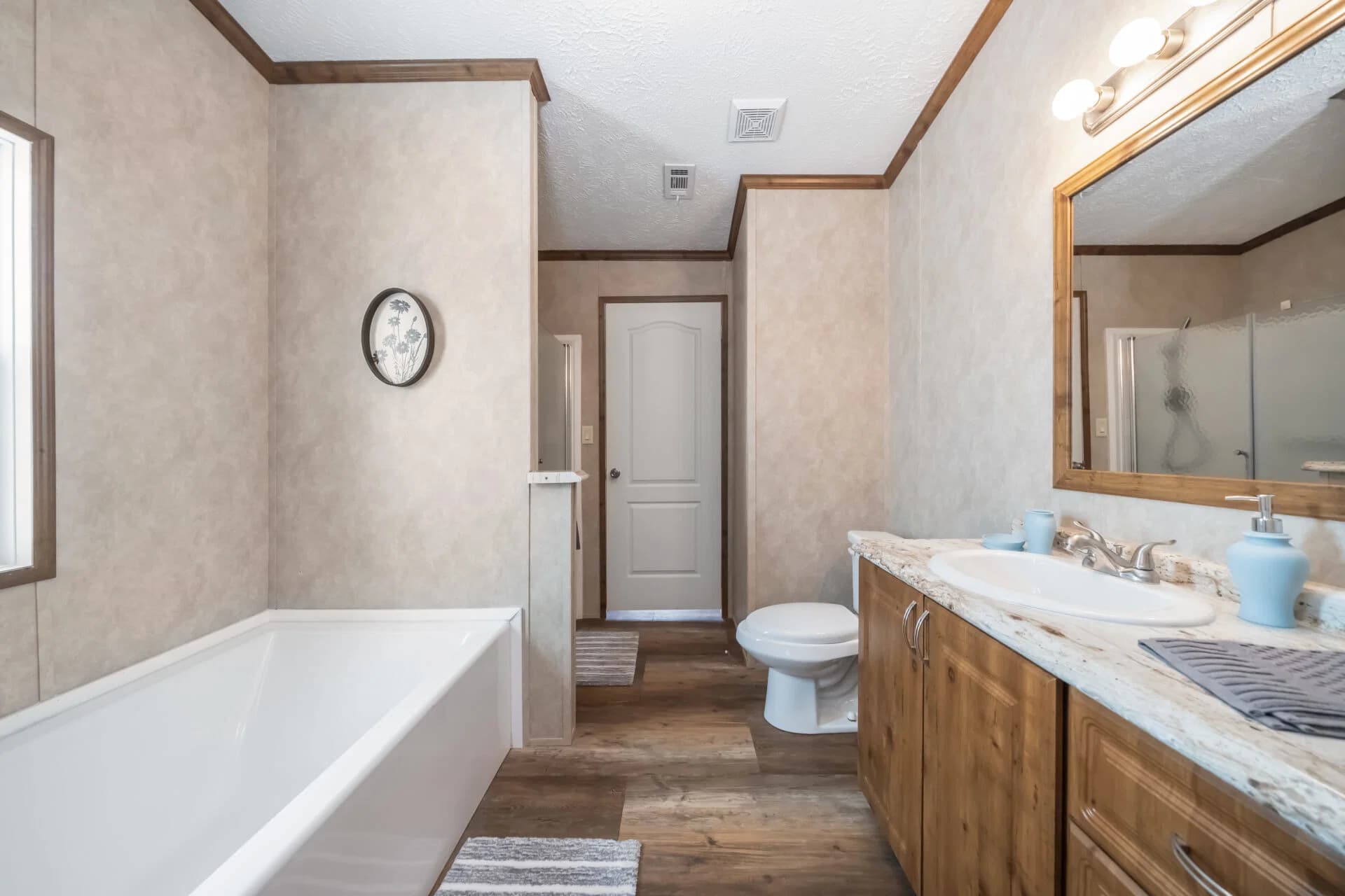Classic c-3248-32b bathroom home features
