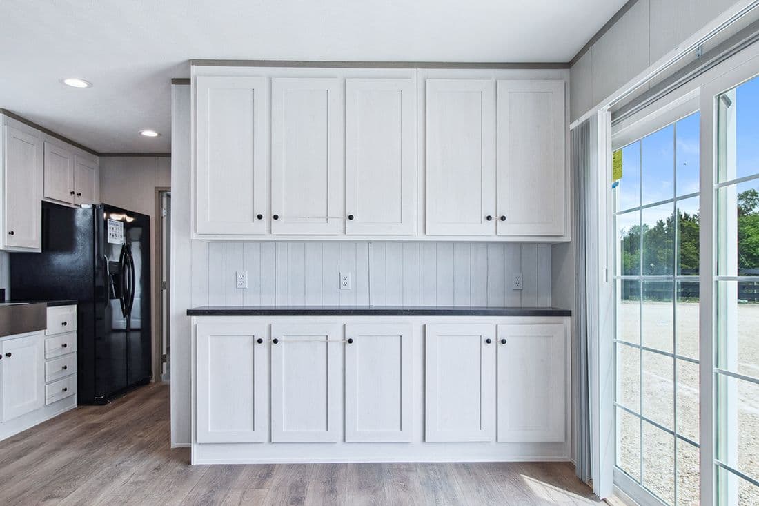 Anniversary 16682a interior home features