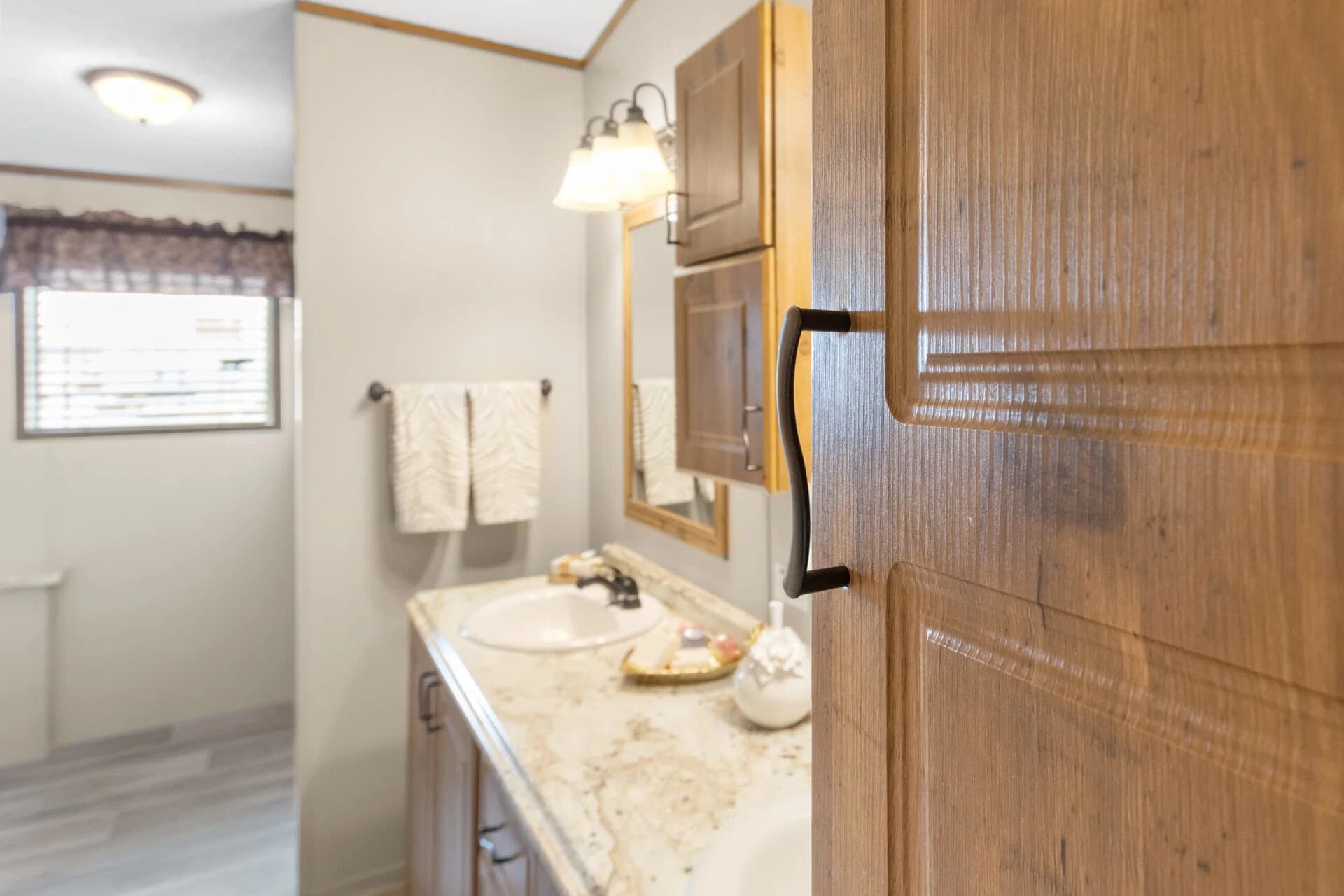 Heritage h-3260-32a bathroom home features