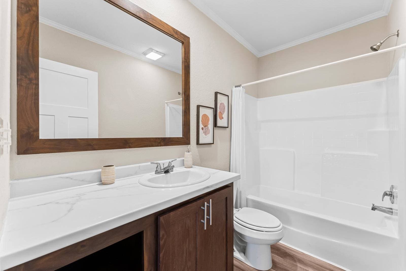 Innovation 2860s bathroom home features