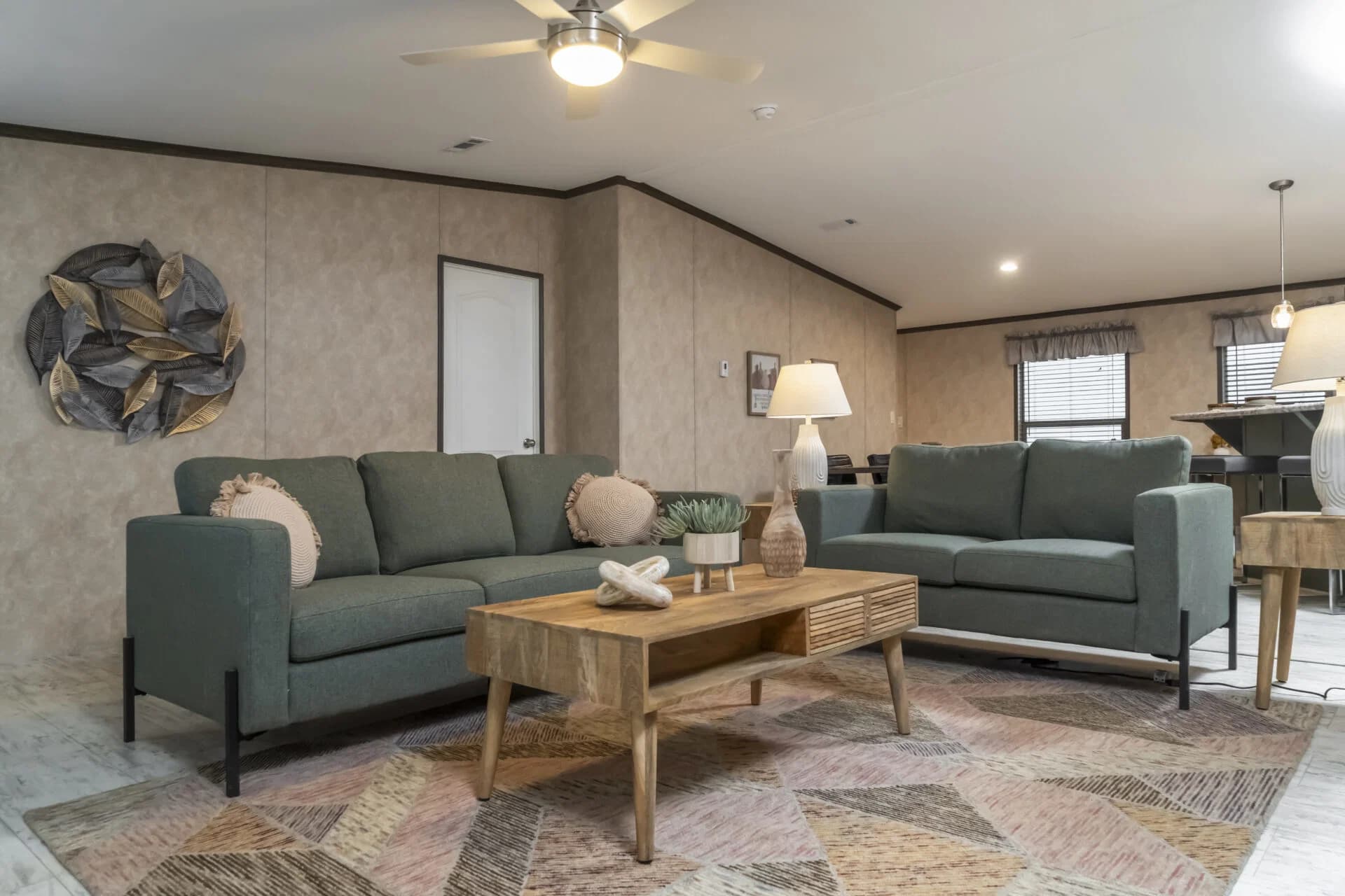 Classic c-3256-42b interior home features