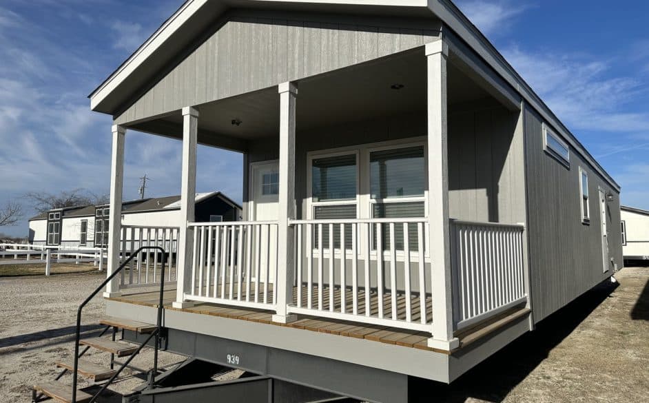 Radiant d46dp8 hero, elevation, and exterior home features