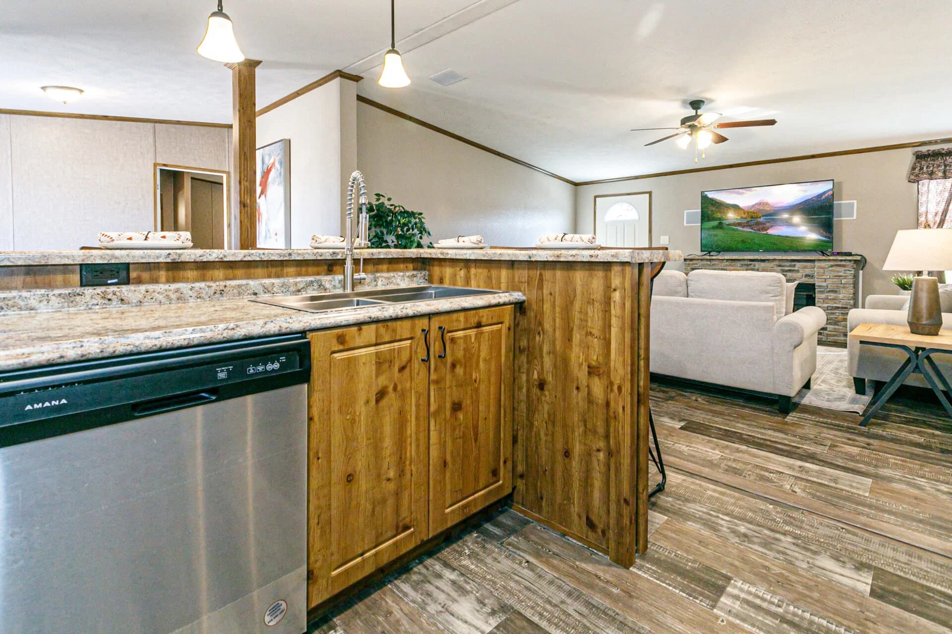 Classic c-3264-32c kitchen home features