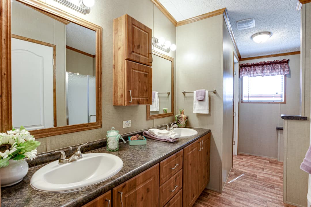Heritage h-3256-42a bathroom home features
