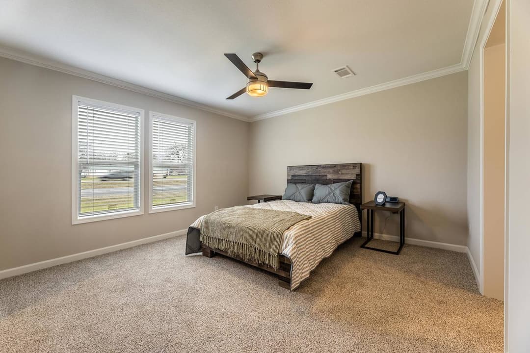 Innovation 2864h bedroom home features