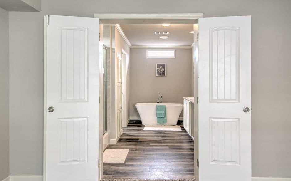 Magnolia 6360 bathroom home features