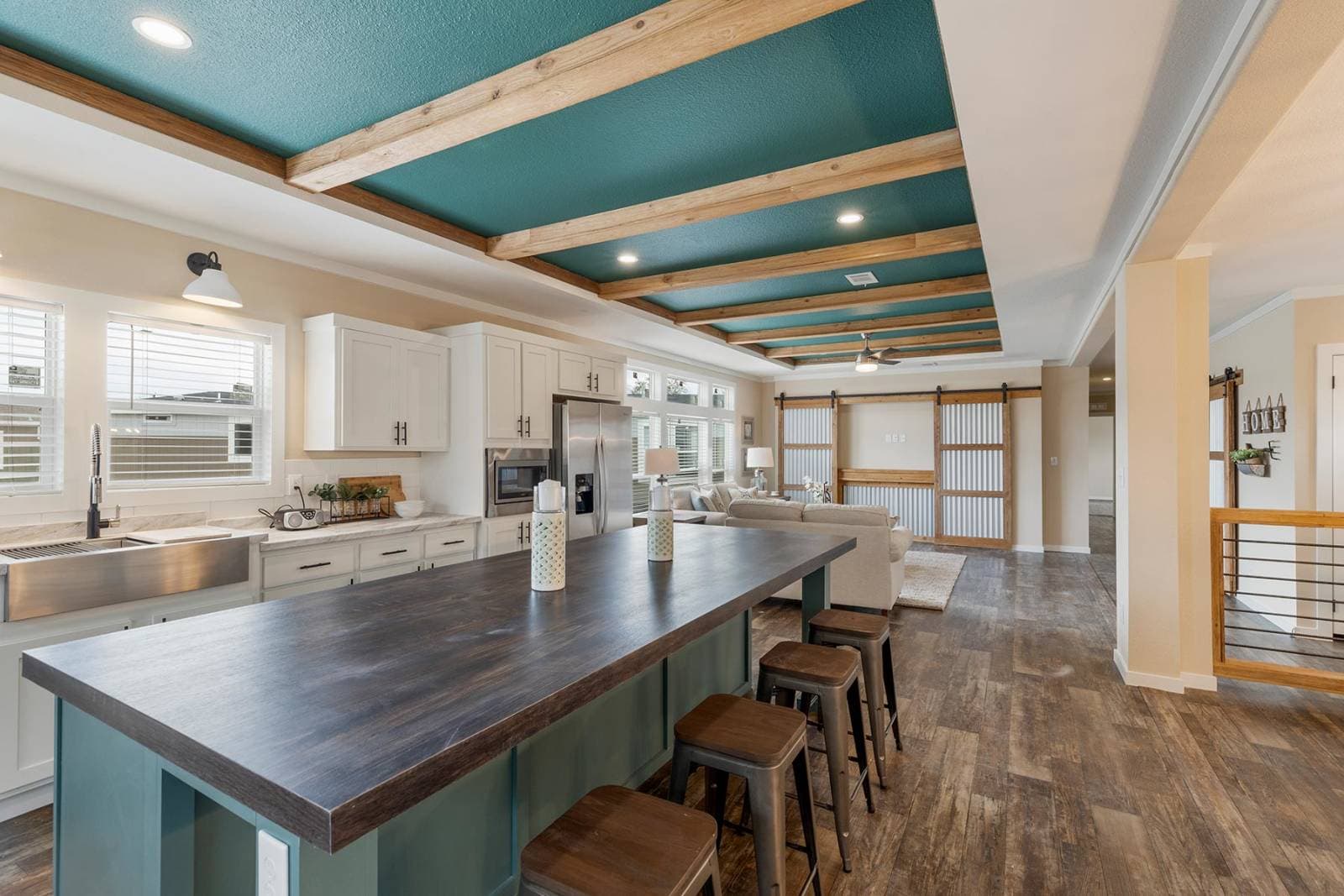 Titan extreme 3272e kitchen home features