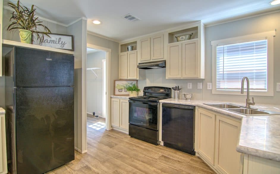 Park place 302 kitchen home features