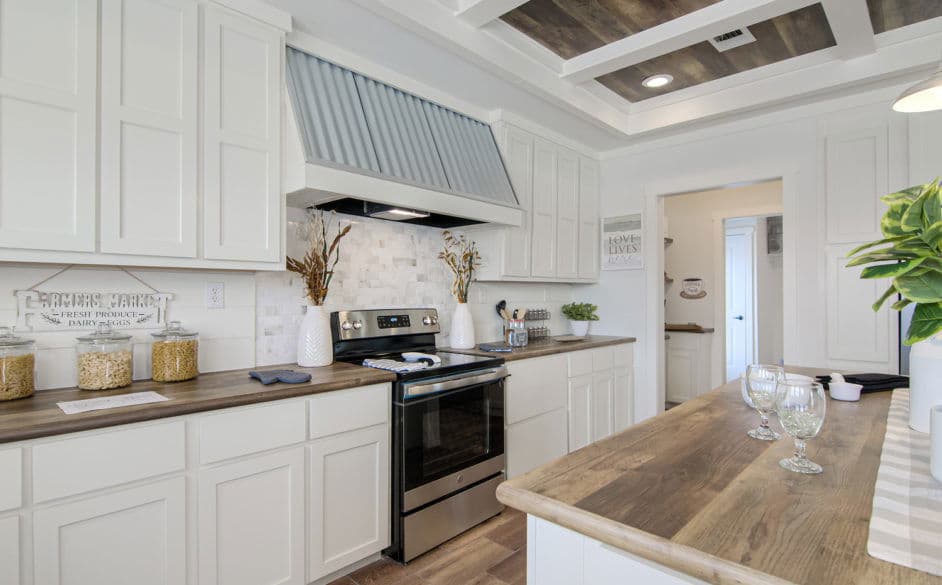 Pearl 6380 kitchen home features