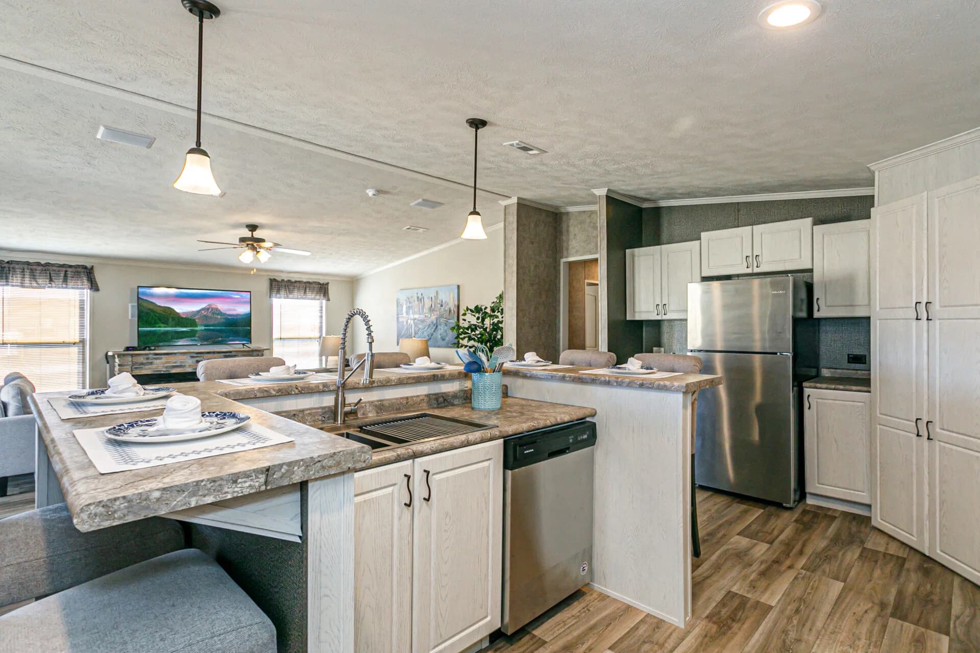 Classic c-3264-32bp kitchen home features