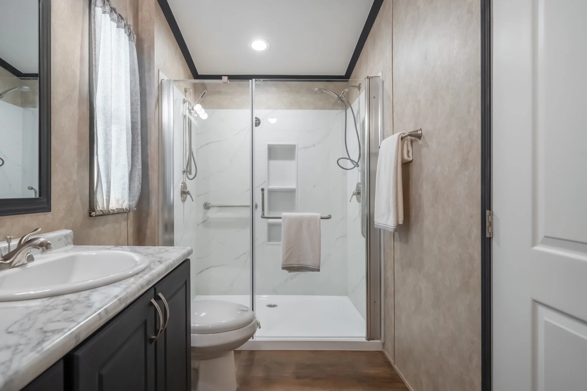 Classic c-1680-32flp bathroom home features