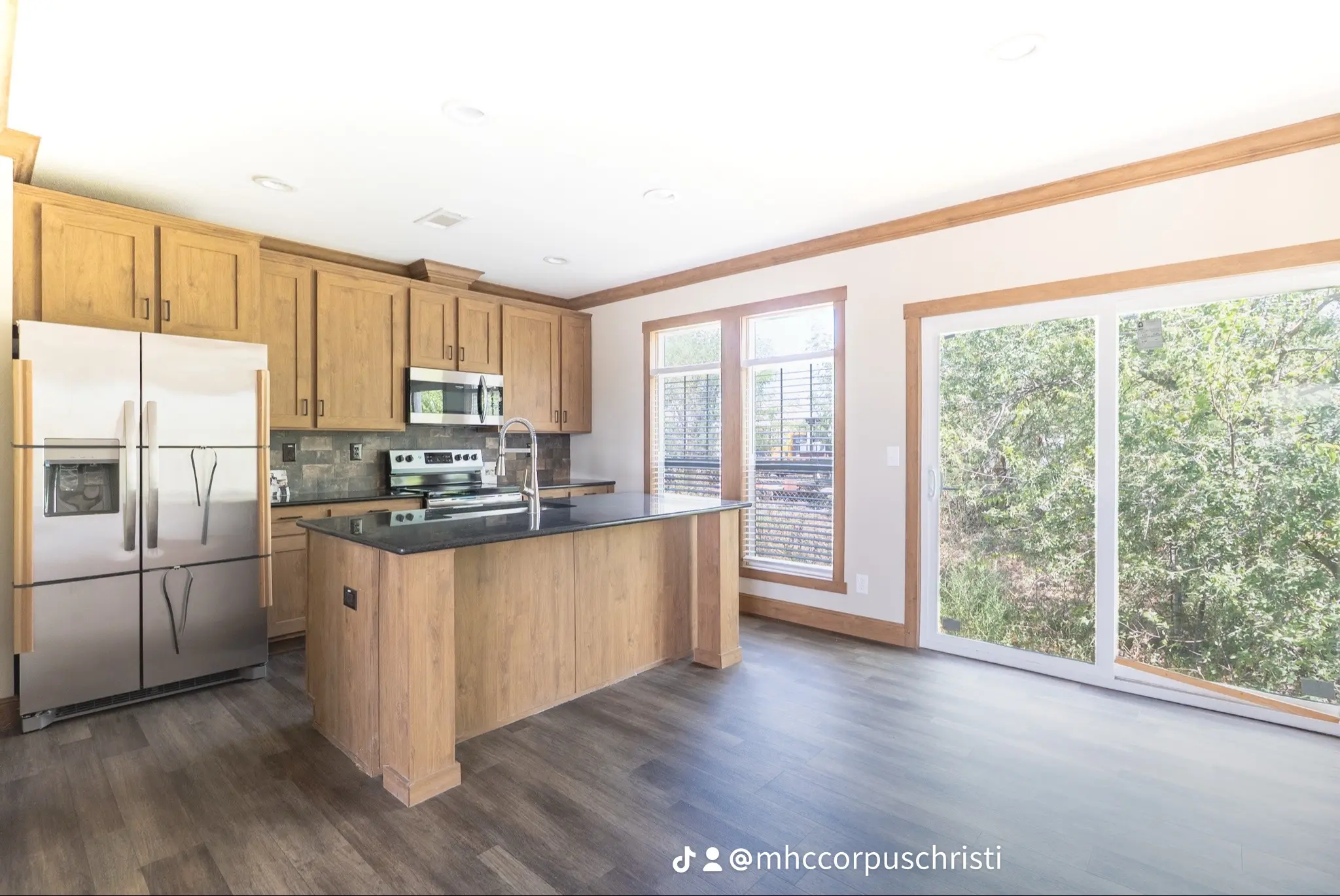 The waco (hot deal) interior home features