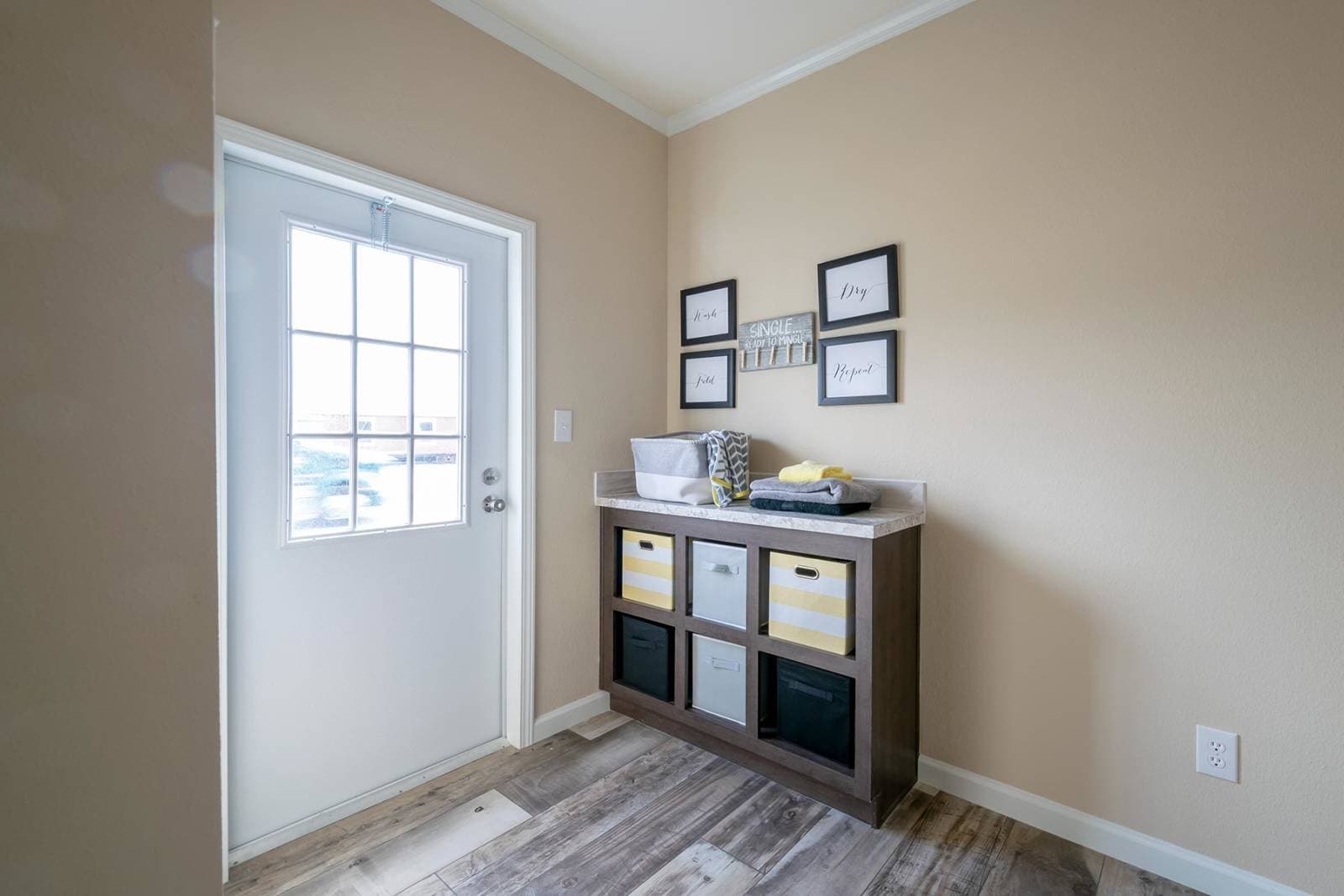 Innovation 3256n interior home features