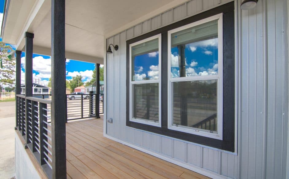 Pearl 6370 elevation and exterior home features