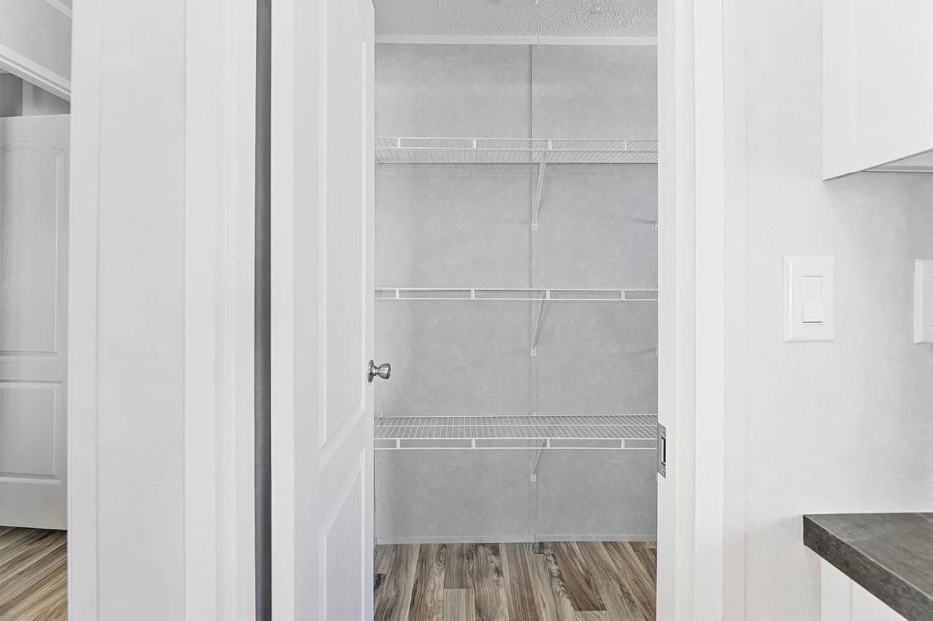 Valu maxx premier 32684e interior home features