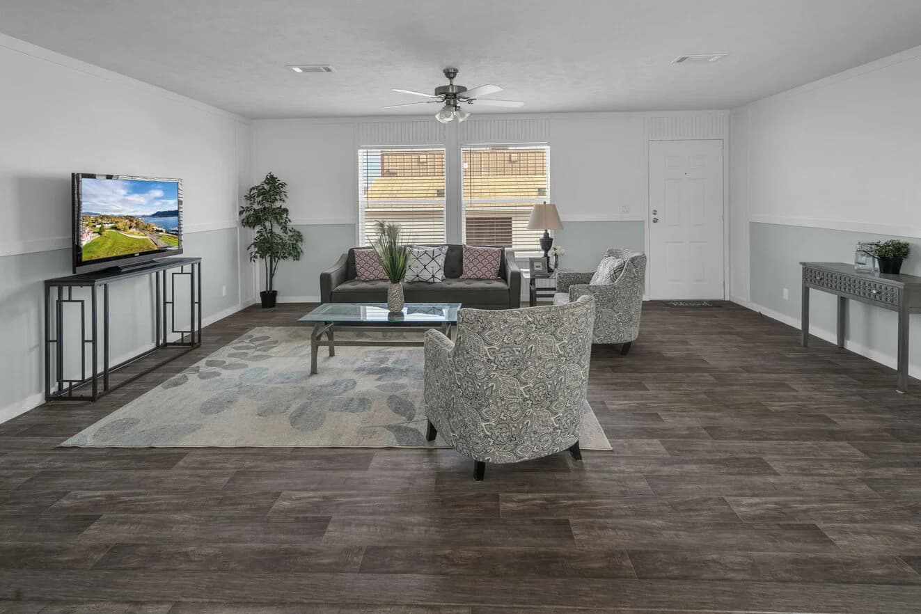 Valu maxx premier 32643e interior home features