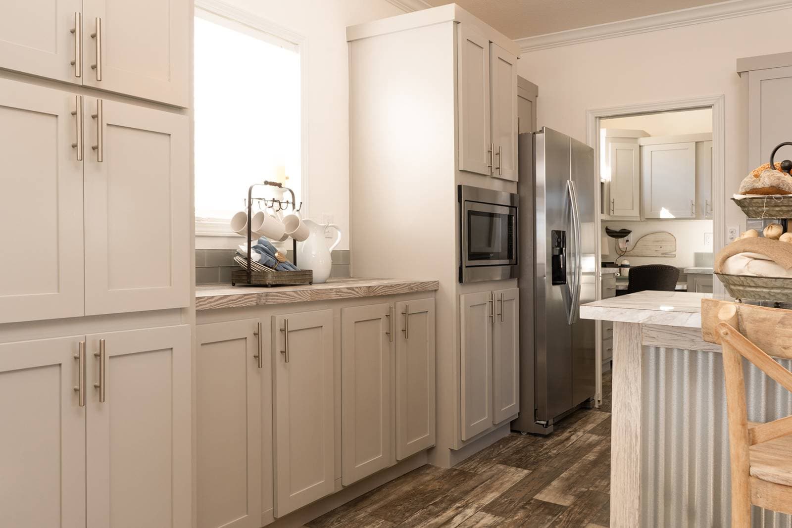 Titan extreme 3266a [the aspen] kitchen home features