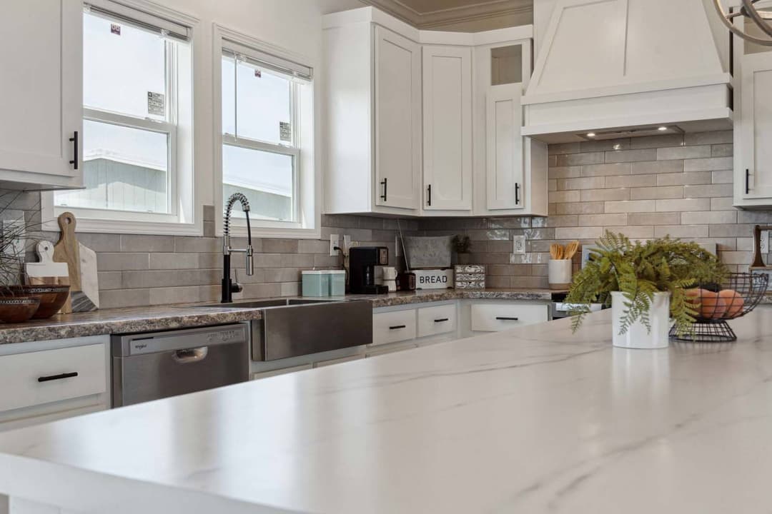 Titan extreme 3276t [the memphis] kitchen home features