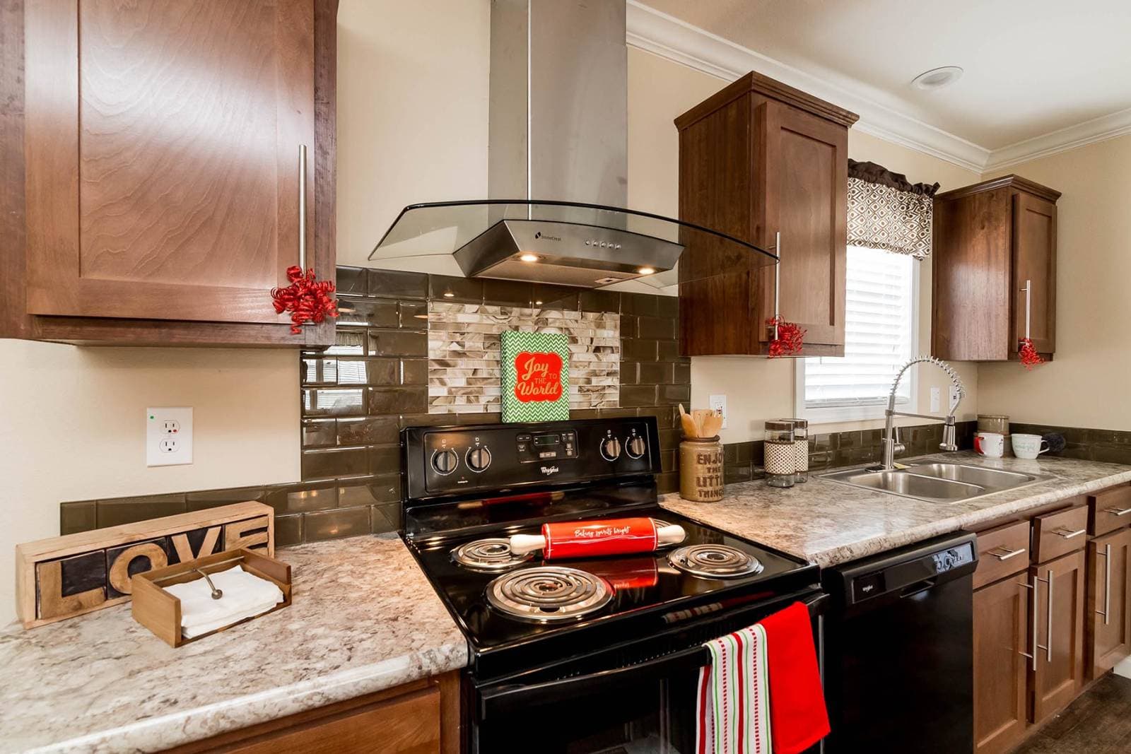 Titan extreme 3248e kitchen home features