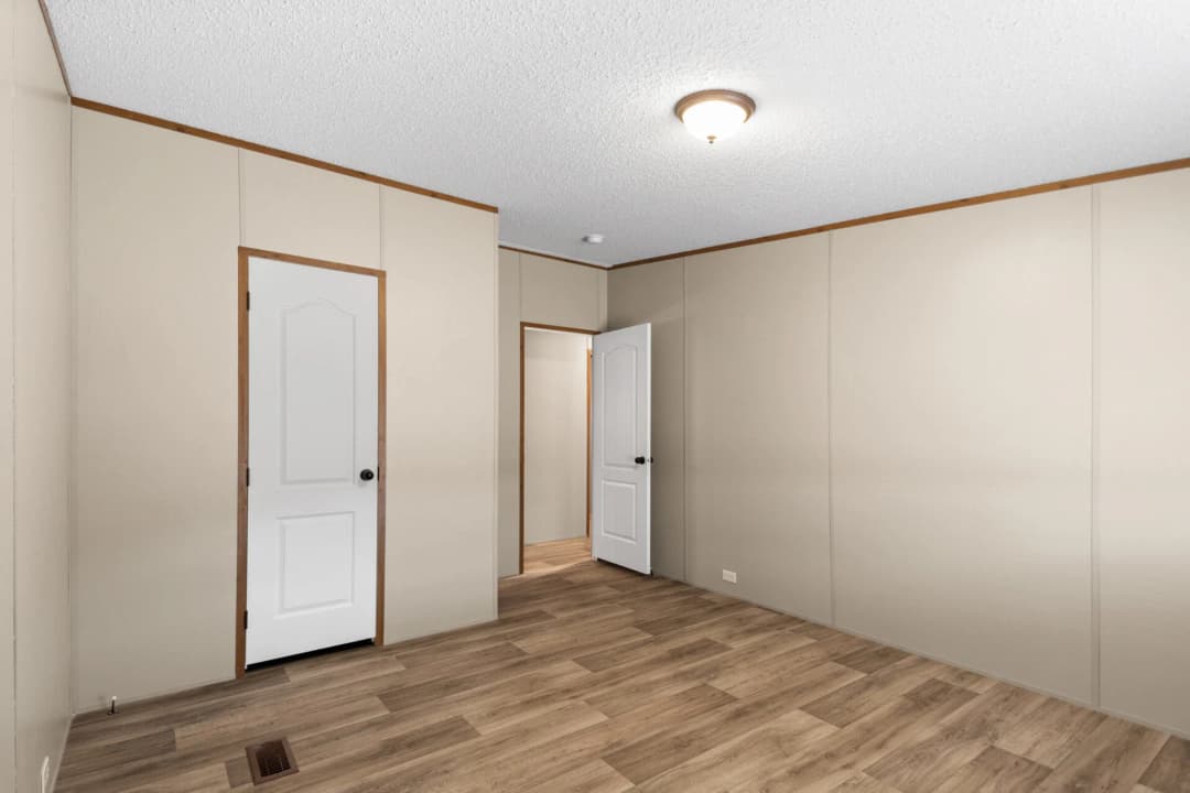 Heritage h-3260-32a bedroom home features