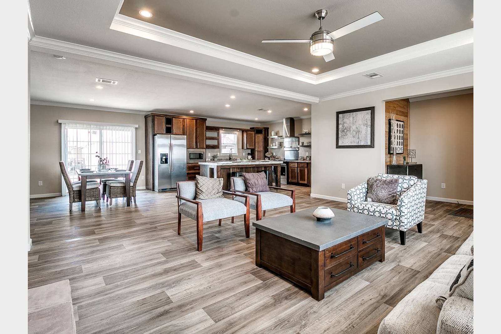 Titan extreme 3276t [the memphis] interior home features