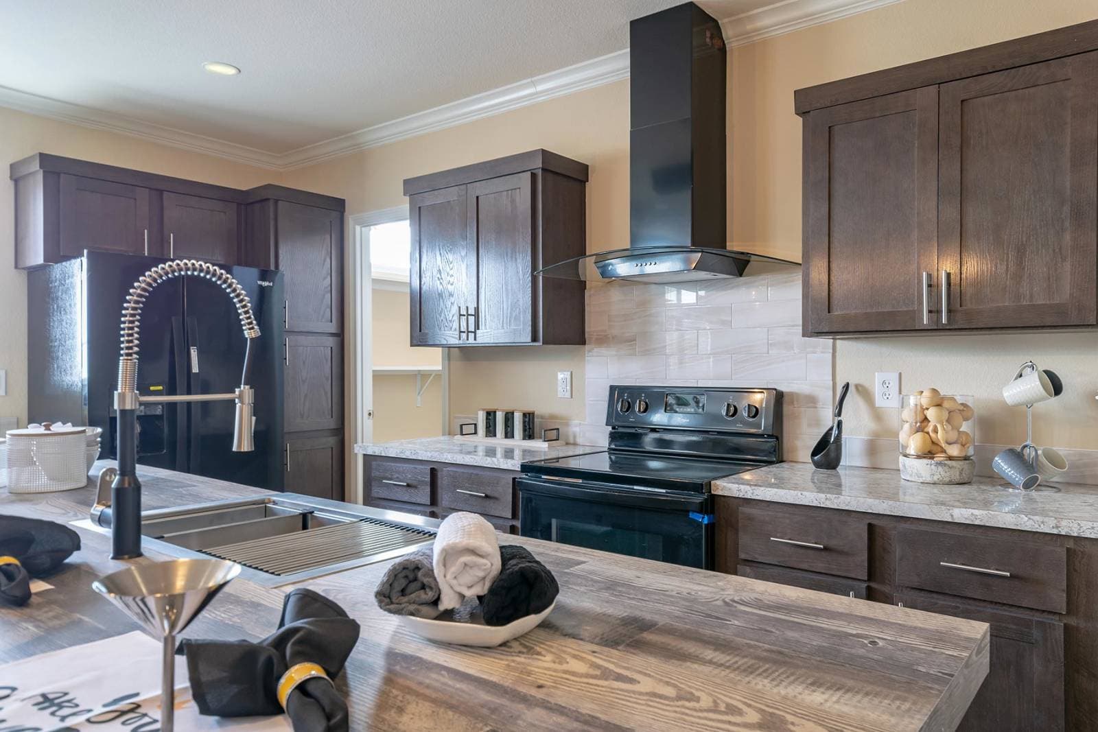 Innovation 3256n kitchen home features