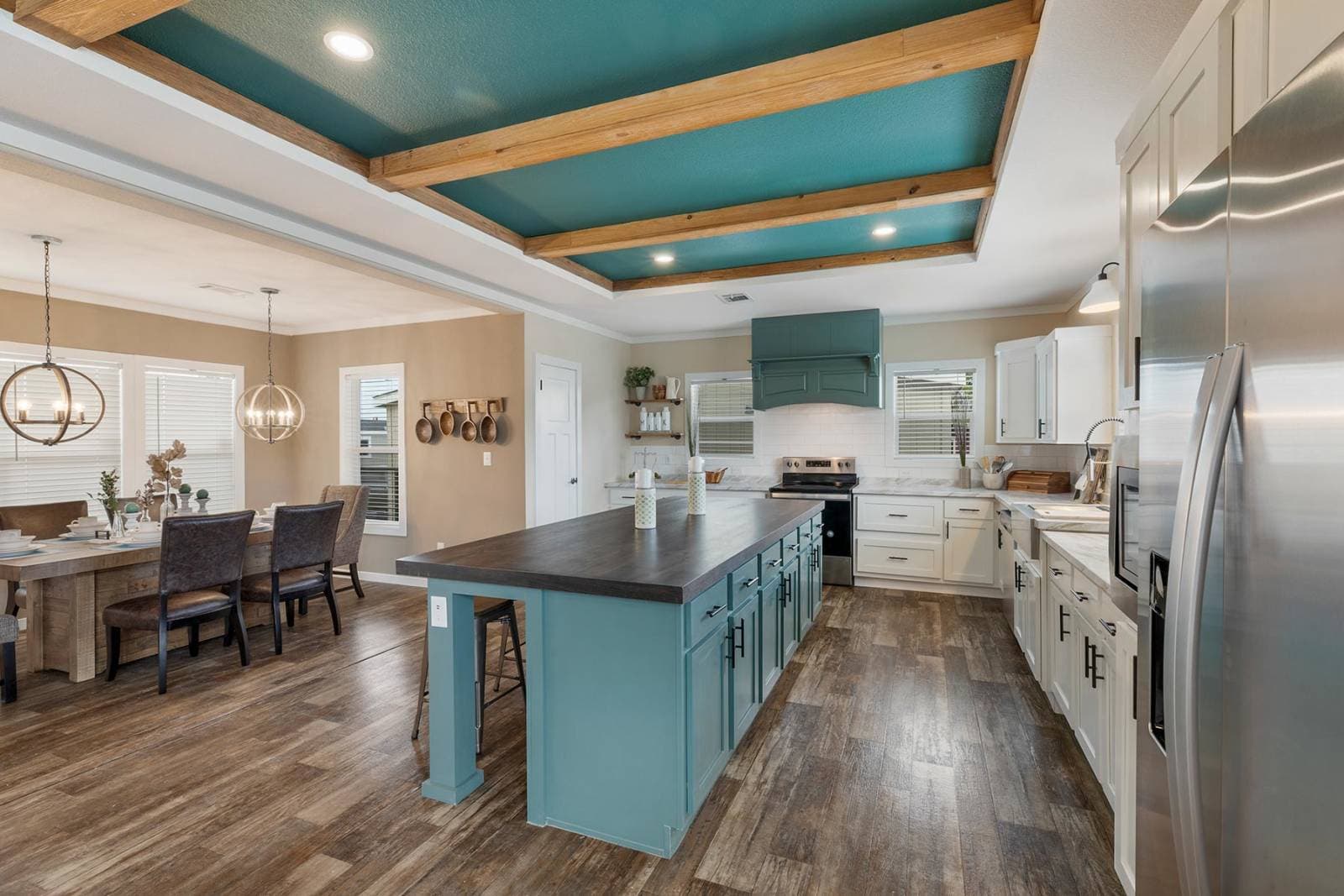 Titan extreme 3272e kitchen home features