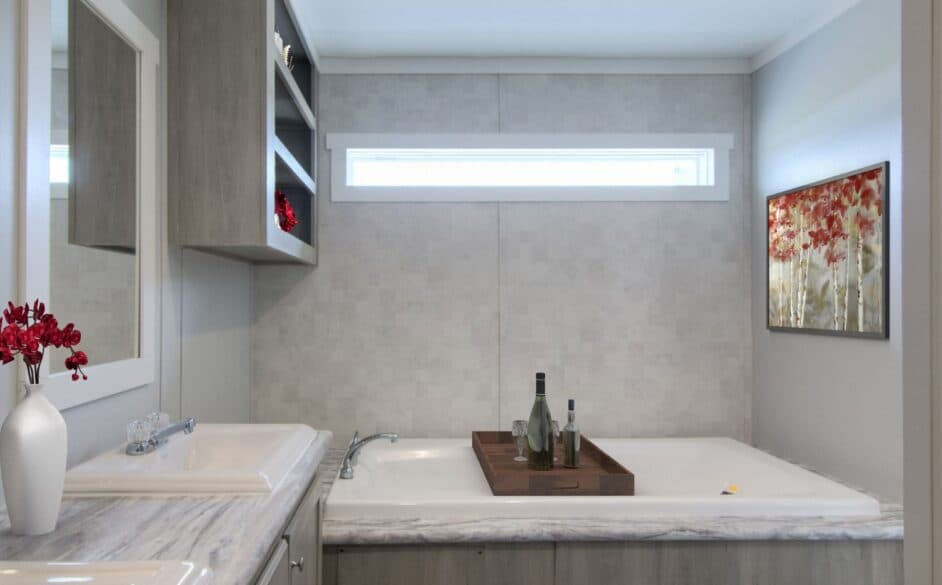 Coyote ridge 331 bathroom home features