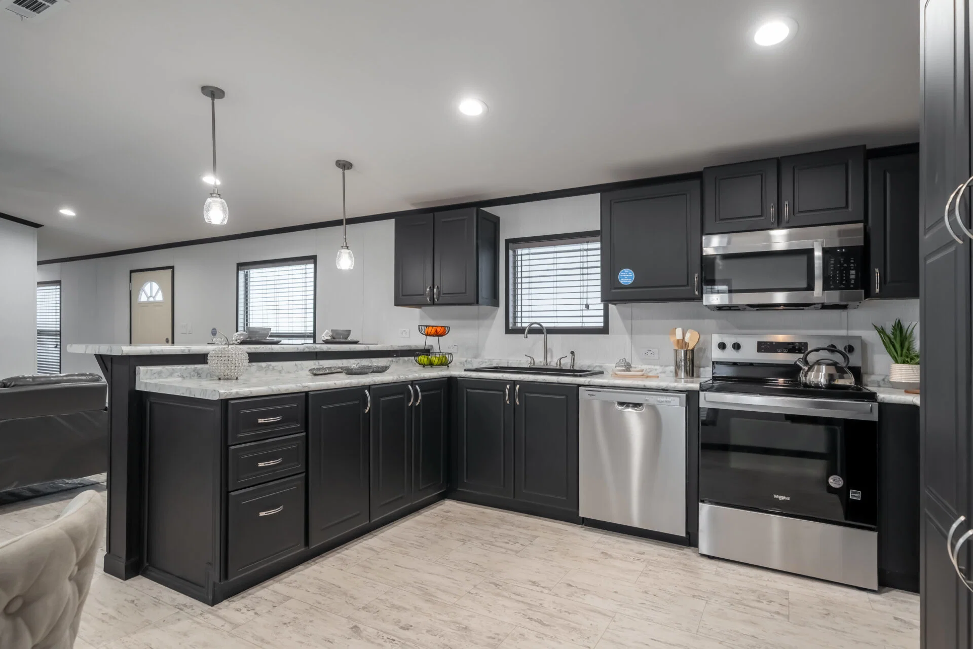 Classic c-1680-32m kitchen home features