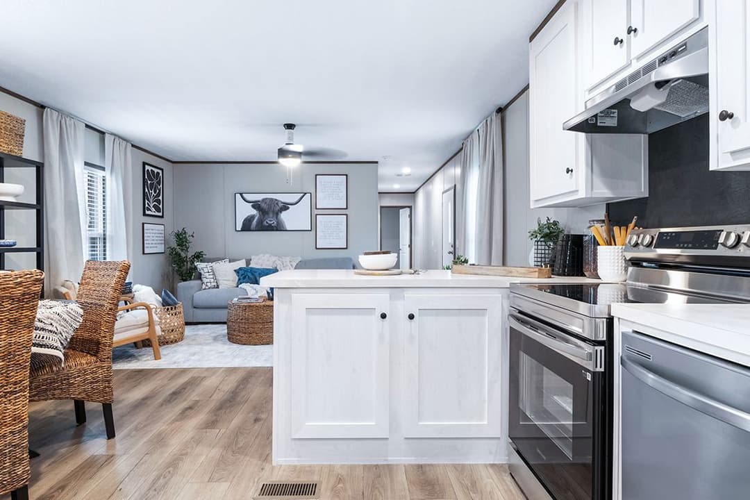 Select 16723a kitchen home features