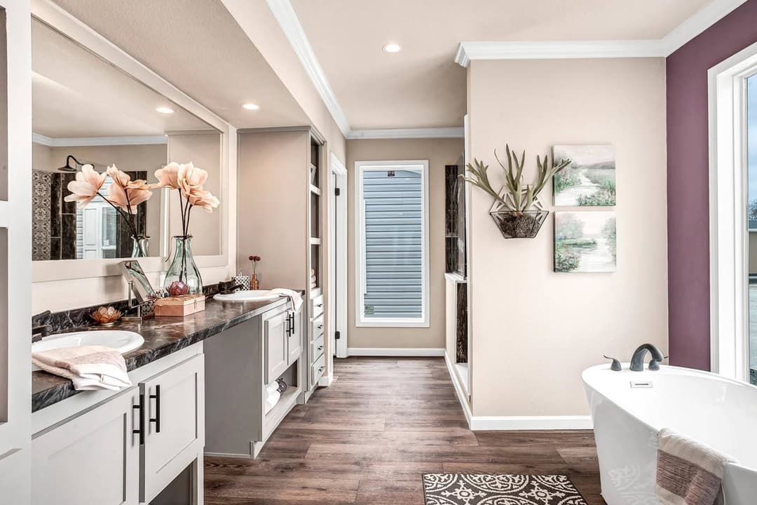 Titan extreme 3276f bathroom home features