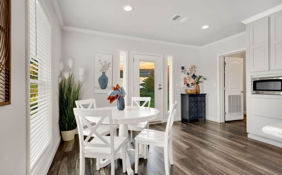 Haven 6368 interior home features